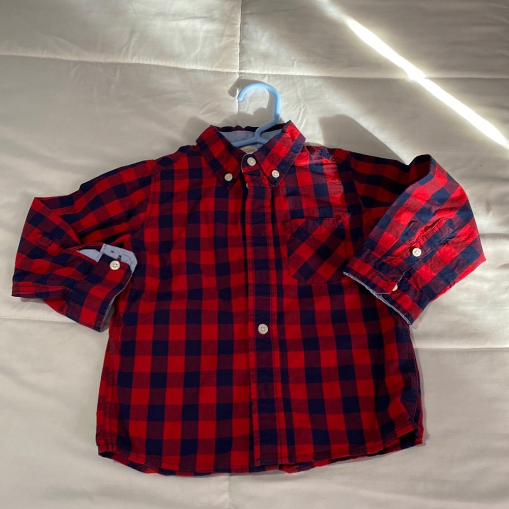 H & M boys buffalo plaid long sleeve dress shirt.